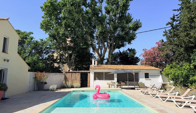 Large family farmhouse - Sleeps 10–12 - In the heart of the Petite Camargue