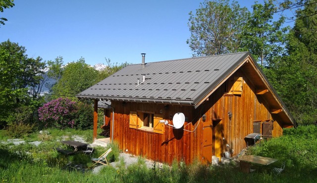Large, quiet and confortable chalet, middle of nature, easy to access.
