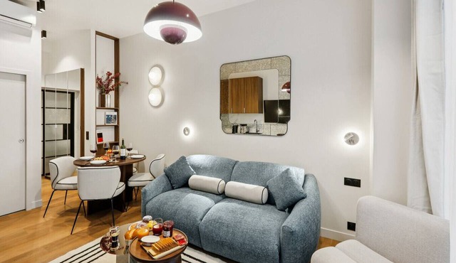 Lavie Maison : Architect flat with AC