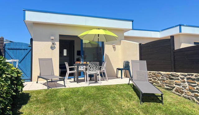 LC45PN - Small cocoon, sea view, heated pool and 100 m from the beach at Le Conquet