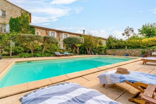 Le Grenier, piscine, animaux