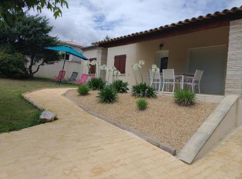 Le Mistralou, gîte indépendant avec clim & piscine
