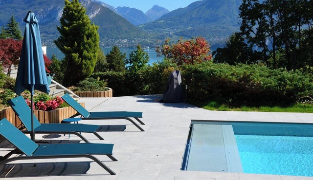 Le panorama du lac d'Annecy