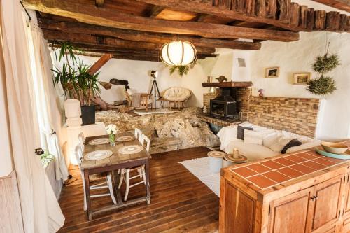 Le Rocher gîte de caractère pour 2 à 5 personnes