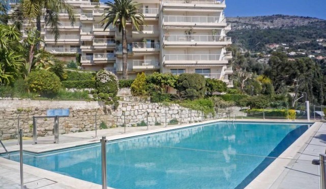 Les Miradors by Interhome