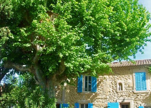Les Volets Bleus Provence