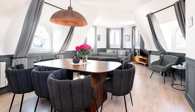 LivinParis - Luxury AC 2 & 3 Bedrooms Le Louvre