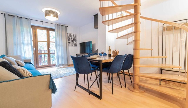 LOIRA SANCHINES HOUSE: Luxury Duplex in Benasque