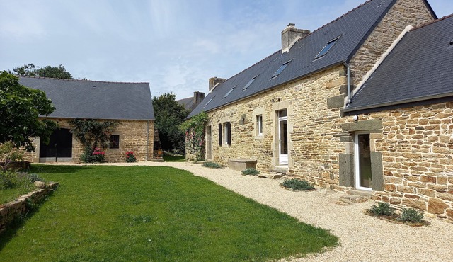 Longère Traditionnelle au Calme Dans une Vaste Propriété