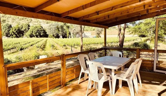 Louisiane Luxe 38 m² 3-Bedroom Mobile Home with a View, Sleeps 6
