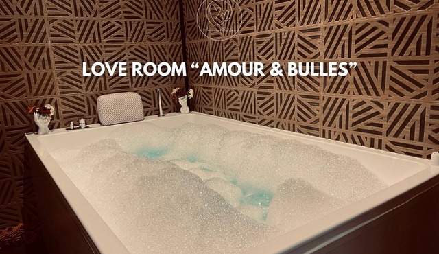 Love & Bubbles Love Room Premium - Balneo - Sofa Tantra - Air conditioning - Valence