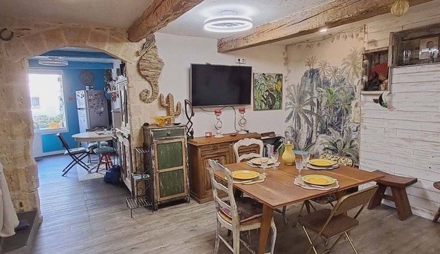 Lovely 2-bedroom house with AC in quaint Mèze