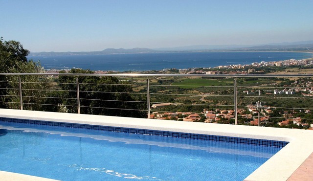 lovely apartment with private swimmingpool and stunning views