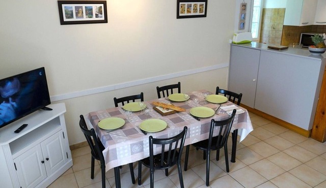 Luchon: Maison 3 Chambres avec Jardin et Terrasse, Proche Marché & Télé-cabine - Animaux Admis