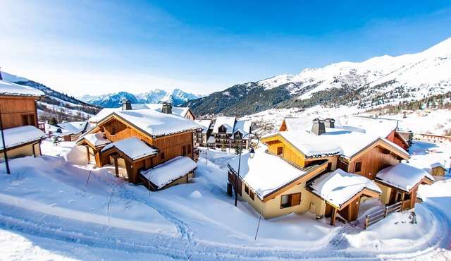 Luxurious chalet near the ski-slopes