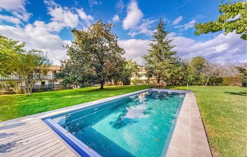 Luxurious Home In Montgaillard