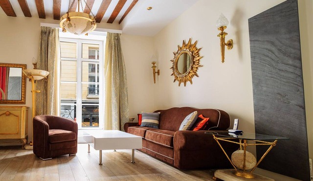 luxury 1BR 2BA close to place des vosges fully A/C