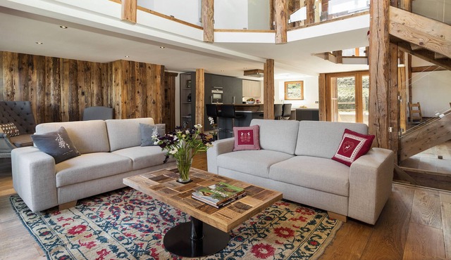 Luxury Catered Chalet with spectacular views and large Hot Tub