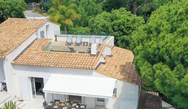 Luxury Villa with Pools and Relax Area in Aiguebelle for 10 people