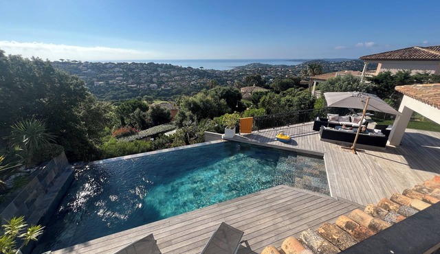 Magnificent 5-bedroom villa, panoramic sea view, heated pool, jacuzzi