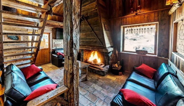Magnificent chalet for 15 people at the foot of the slopes