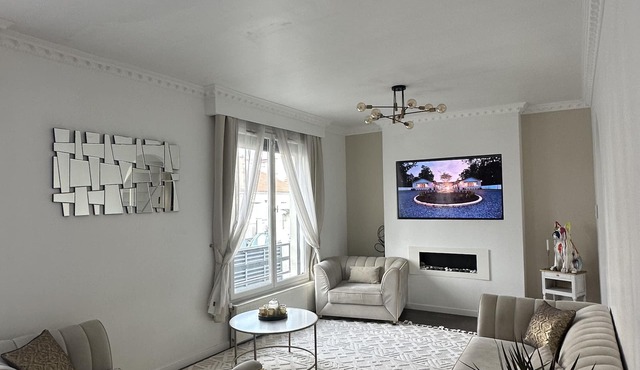 Maison de 200m2 Avec Jardin et Piscine à la Porte de Paris