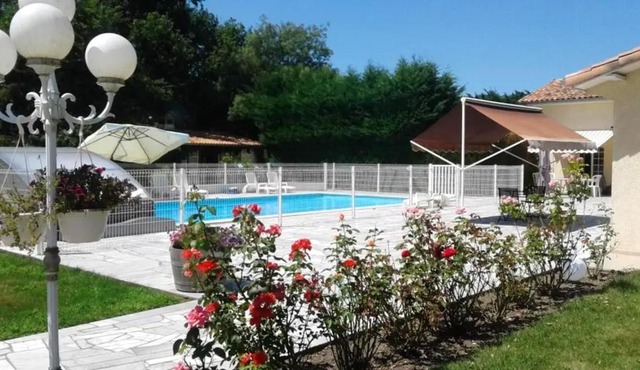 Maison de charme a Begadan avec piscine partagee