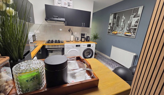MAISON LA SOURCE; with 4 bedrooms, a kitchenette (rented separately), and a garden.