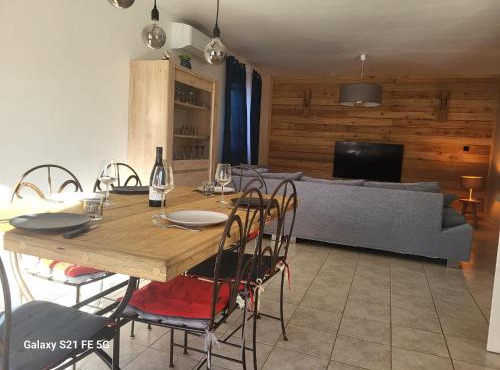 Maison située dans un petit village