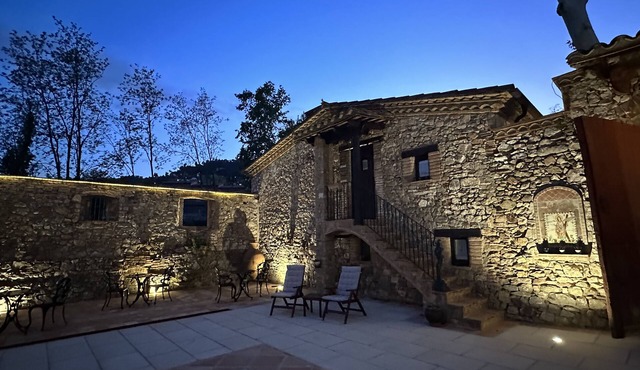 Masia Can Viver - Olive oil tourism B&B