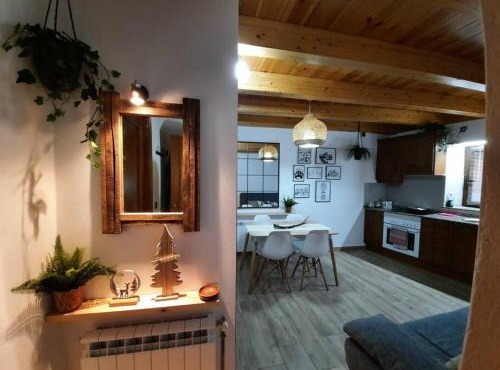 mcastet, casita aranesa en el valle de aran