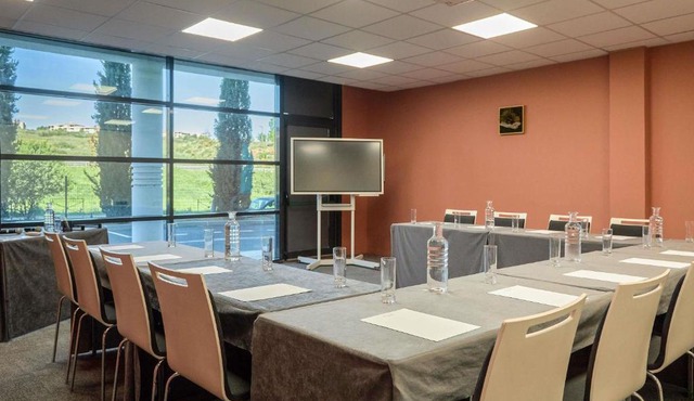 Mercure Aix-en-Provence La Duranne Gare TGV