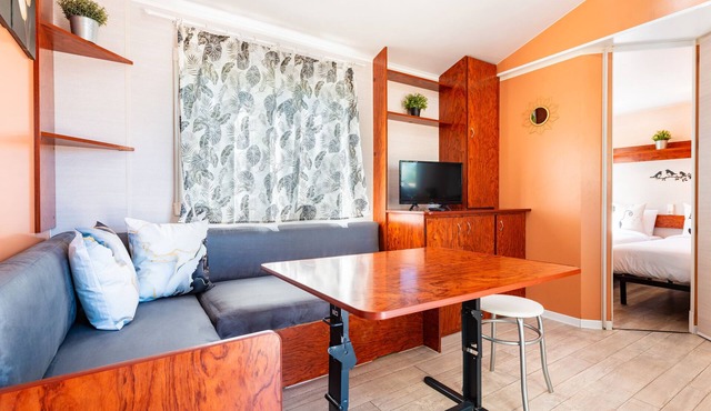 Mobile Home '241' with Mountain View, Wi-Fi and Air Conditioning