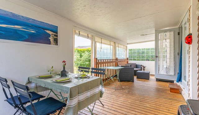 "Mobilhome Bord De Mer Gujan Mestras" with Shared Pool, Private Terrace & A/C