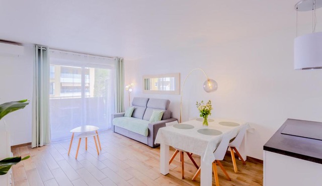 Modern and peaceful flat with terrace and parking