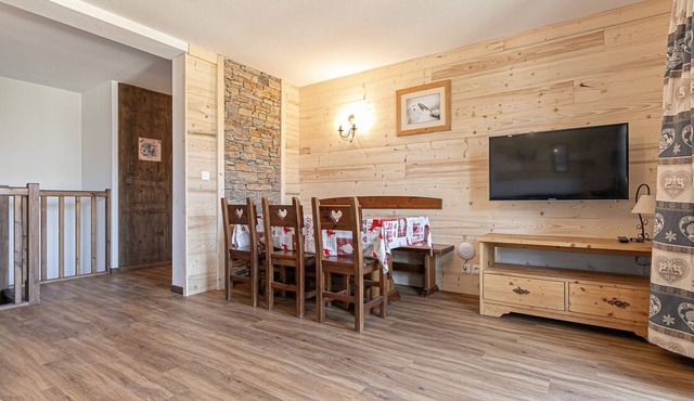 Modern duplex for 6 with beautiful mountain view and WIFI