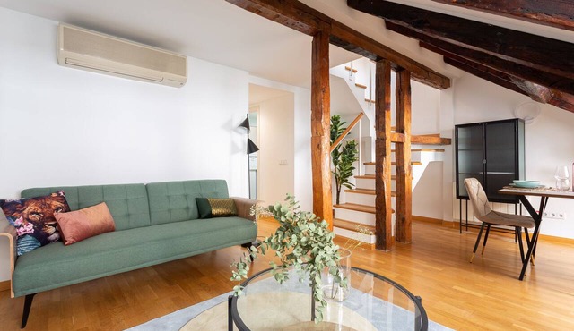 Modern Duplex in the neighborhood of Las Letras