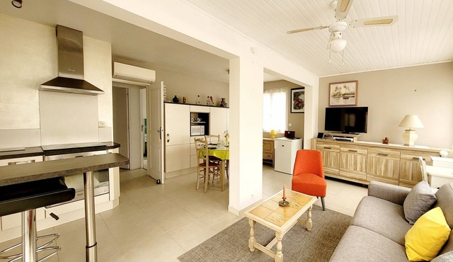 Modern T3 House - Terrace, Parking, Near Beach, Sleeps 6