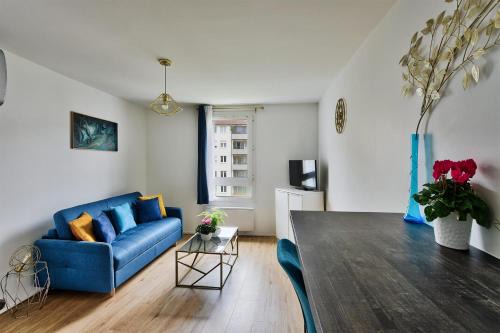 "Monplaisir", parking, espace de travail avec wifi, proximité commerces, gare, Université Lyon 3 , Tram T2, T4 et C25, idéal voyages d'affaires et tourisme