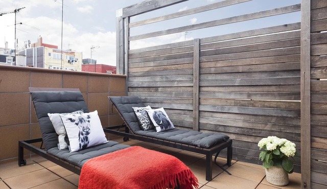 My Space Barcelona Penthouse near commercial area with pool and terrace