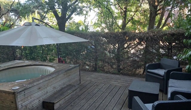 'Near Bordeaux' Apartment with Shared Pool, Private Terrace, and Wi-Fi