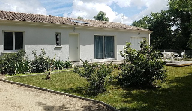 NEW QUIET HOUSE WITH GARDEN 6 people