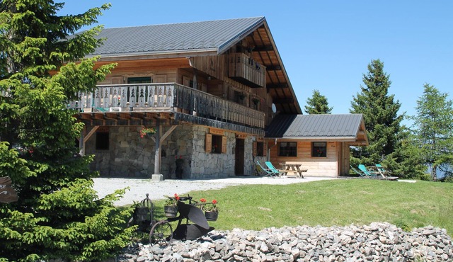 Nice 3 *** apartment for 5-6 pers. in typical Savoyard chalet