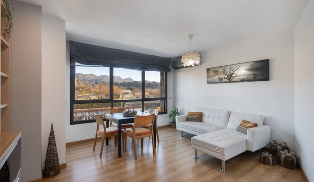 Niu Turistic Olvan Apartment with Mountain Views, Balcony, and Air Conditioning