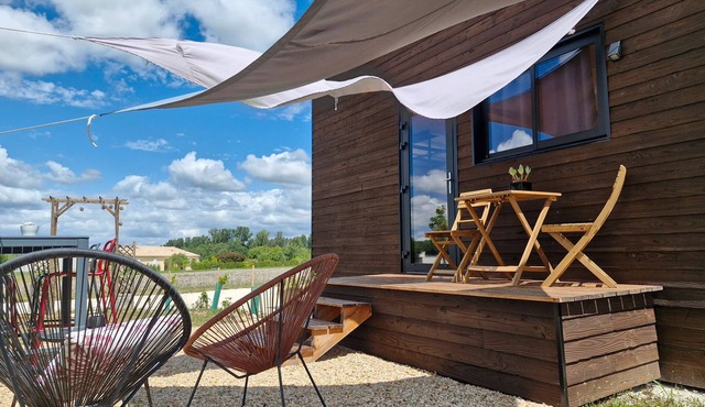 Null 'Tiny La Part Des Anges' with Private Terrace, Private Garden and Air Conditioning in Salignac-sur-Charente