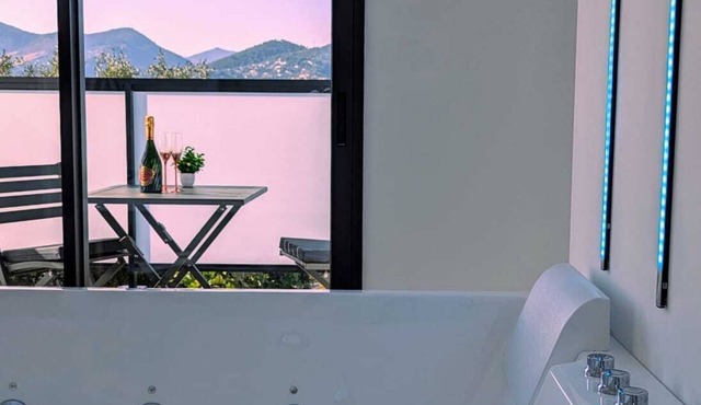 Olive Grove Retreat Villa Romantic balneotherapy
