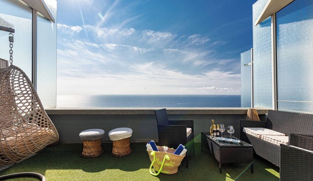 One bedroom stunning sea view close to Monaco