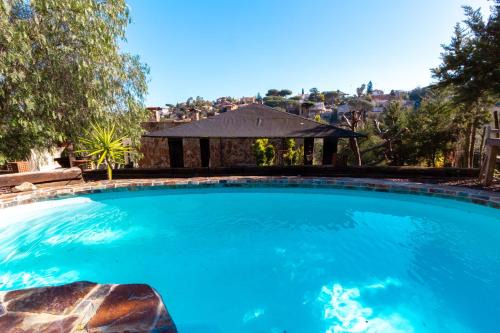 Opening Doors Stone House Pool and Nature close to Barcelona!