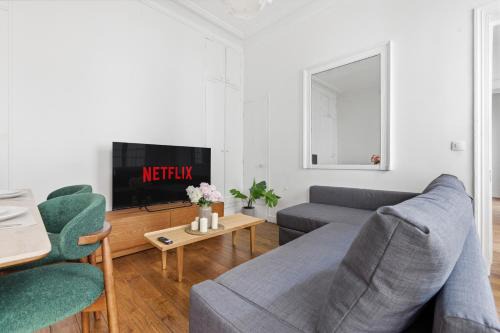 Paris Charm 2BR Apartment in the Grands Boulevards