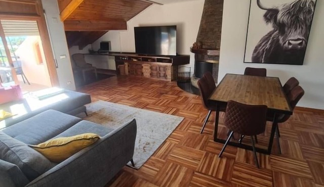 Penthouse 3 rooms Fireplace, Pool, Terrace & Wi-Fi
